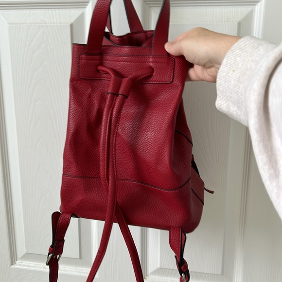 Zara drawstring hobo style backpack with top handles. All leather. - Picture 4 of 16